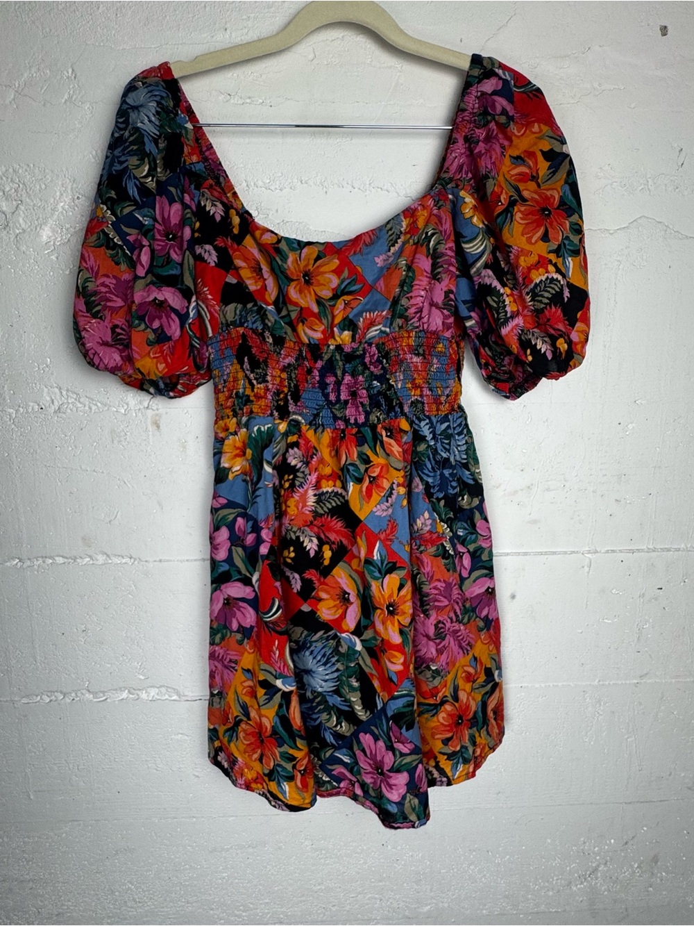 Olivaceous Floral Puff-Sleeve Smocked Waist Mini Dress tropical resort Size L